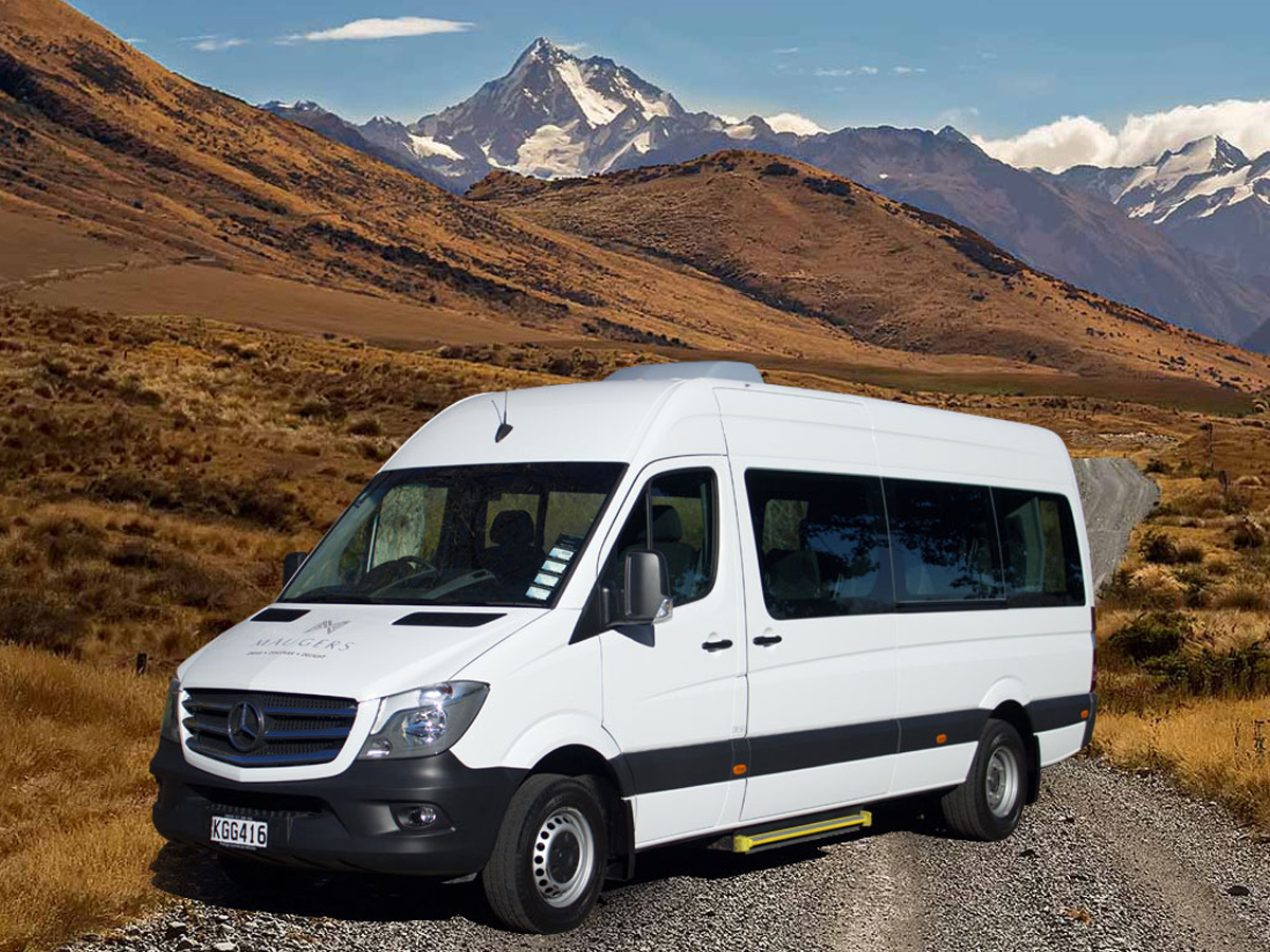 15 Seater Luxury Coach - Front